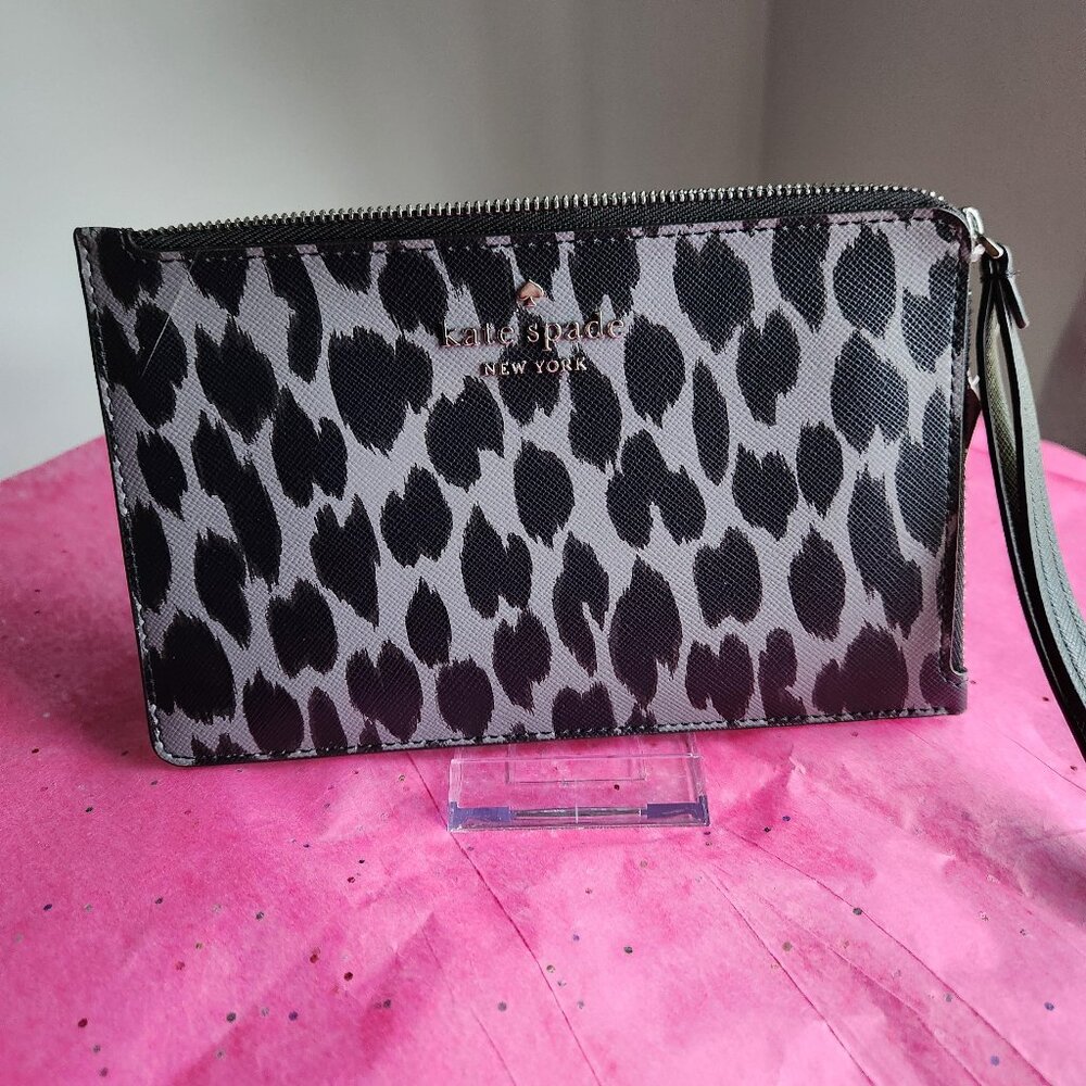 Kate Spade NWT Black and Gray Spotted Animal Print, Medium Wristlet